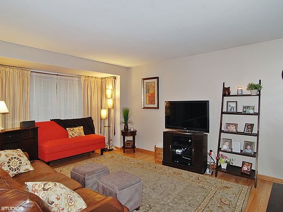 4th image of 3109 Sunnyside Ave