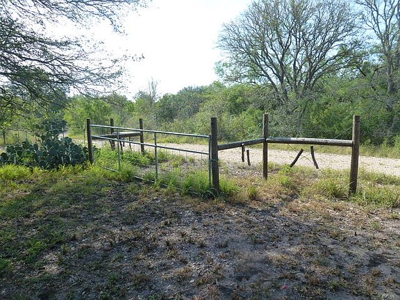 5th image of 642 County Road 4614