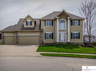 19307 K Cir, Omaha, NE 68135