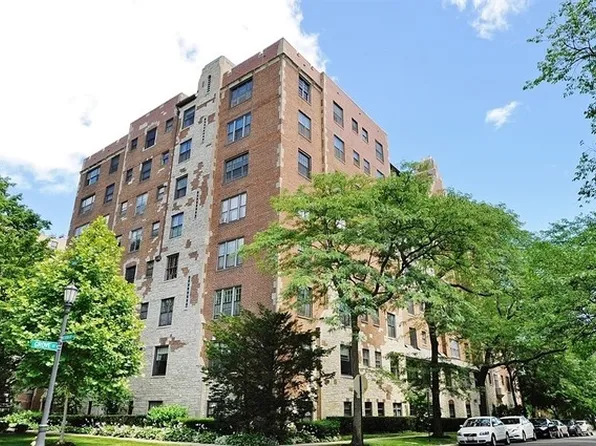 425 Grove St APT 5C, Evanston, IL 60201