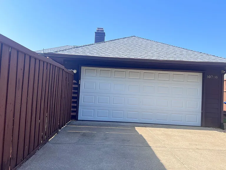 10718 Brandenberg Dr — Photo 25