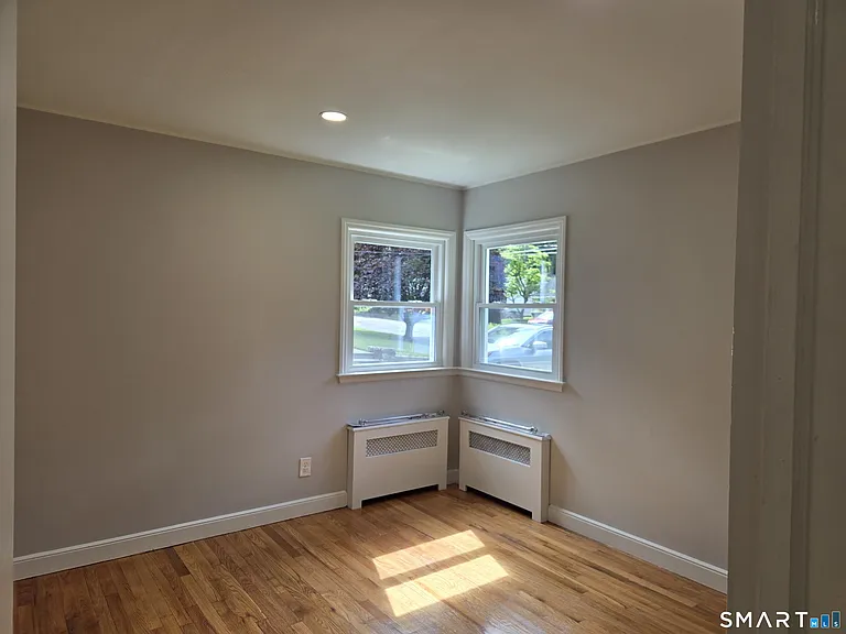 73 Crestwood Dr — Photo 5