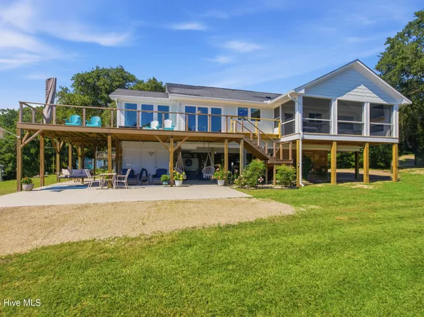 210 Upchurch Drive, Newport, NC 28570