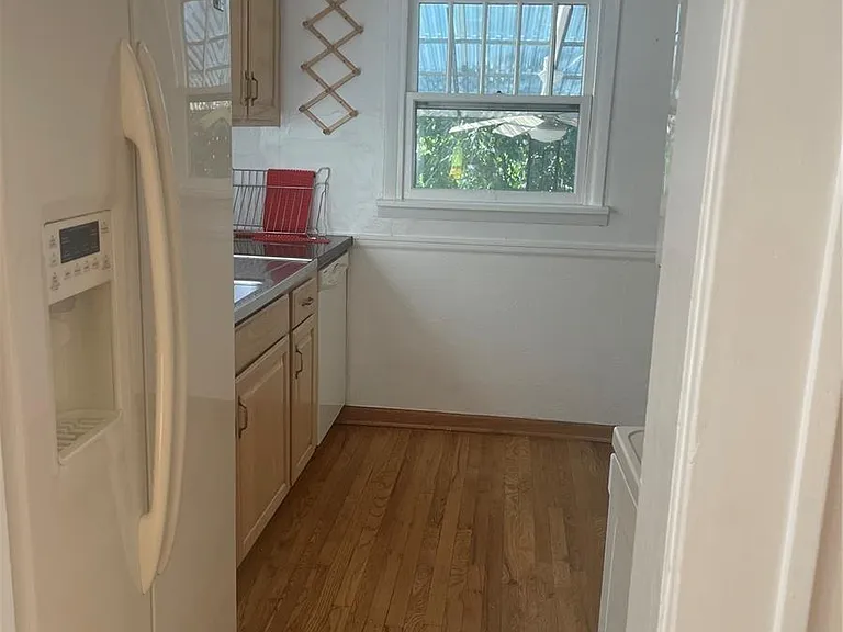 1143 S Corona St — Photo 12