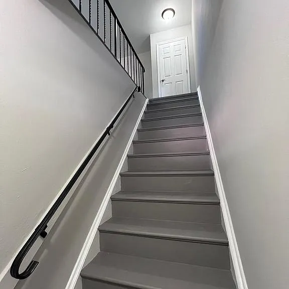 511 Garnet Dr — Photo 2