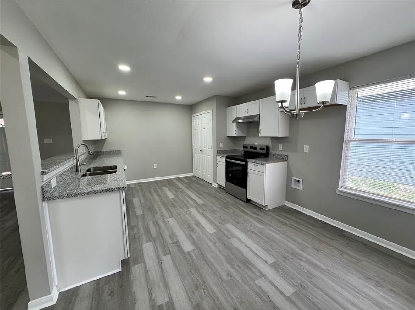 3 bed, 1434 sqft, $2,100 — Photo 3