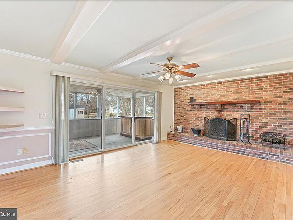 4th image of 206 Congressional Dr