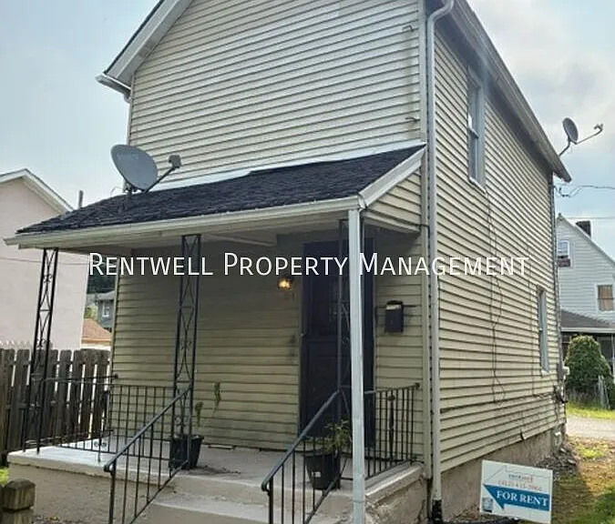 194 11th St #REAR — Photo 1
