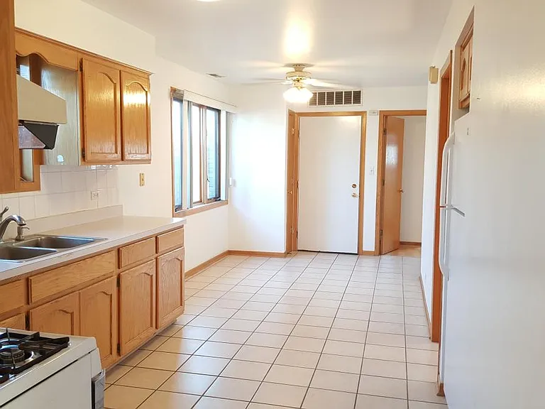 1339 W 31st Pl #2 — Photo 5