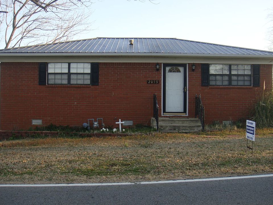 1st image of 2035 Skyline Dr