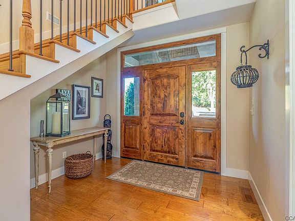 4th image of 542 Bret Harte Dr
