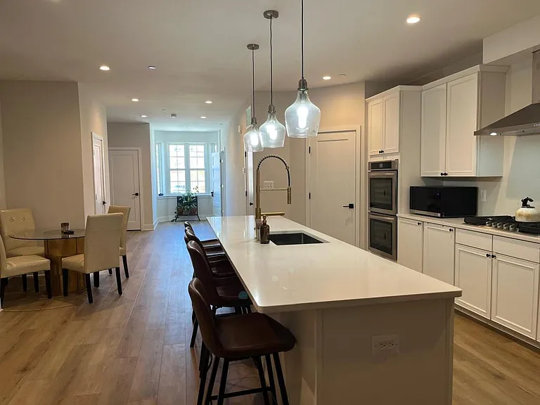 206 Broadway St #2 — Photo 14