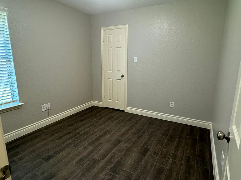 3159 Karen St — Photo 16
