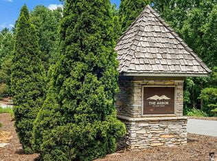 229 Beacon Ridge Dr, Nebo, NC 28761