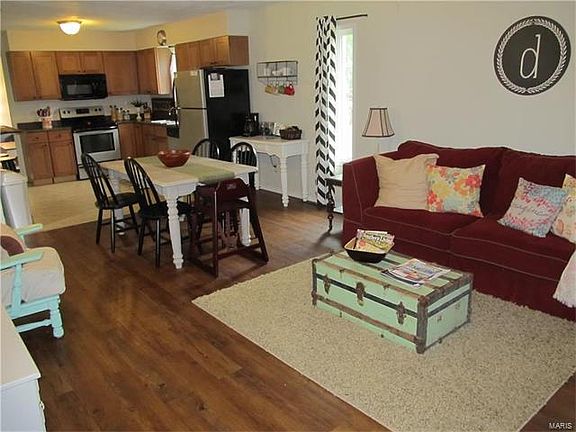 5th image of 212 Toulon Ct