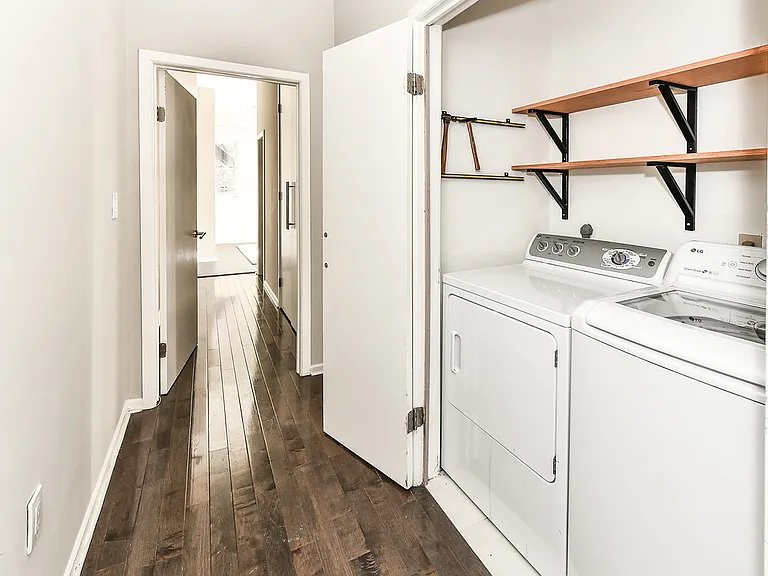 2 S St NE #2 — Photo 16