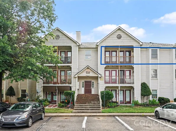 6165 Meadow Rose Ln, Charlotte, NC 28215