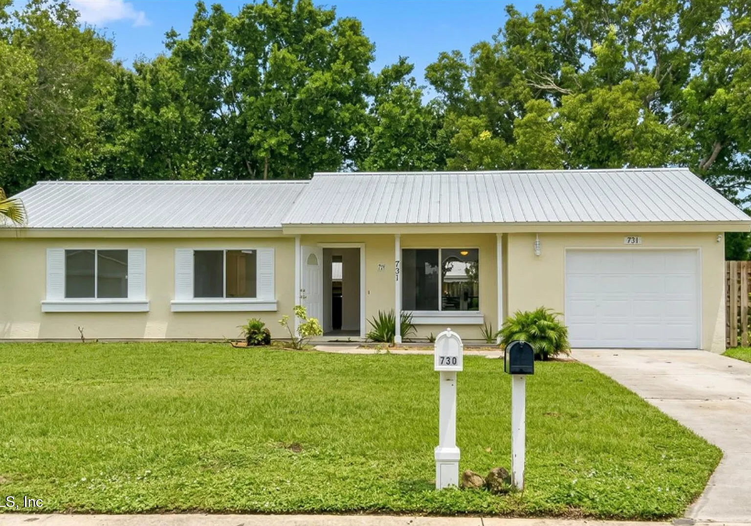 3 bed, 2.0 bath, 1320 sqft, $2,050 — Photo 1