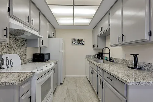 1104 F St #2 Photo 1
