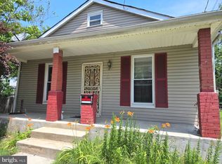 809 Eastern Ave, Capitol Heights, MD 20743