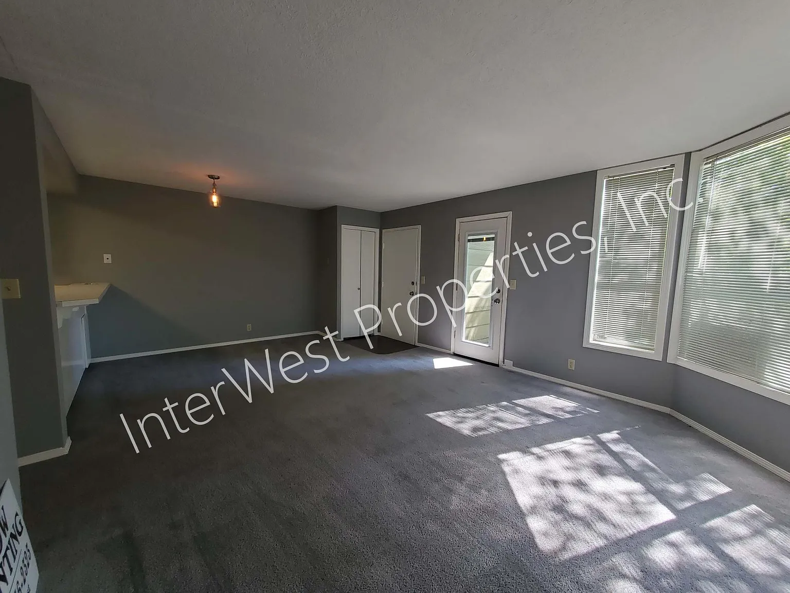 2 bed, 875 sqft, $1,695 — Photo 3