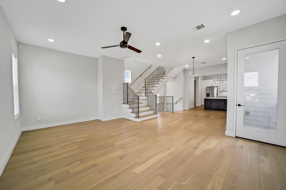 next background image