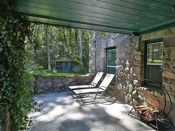 4th image of 44 Wilmot Way