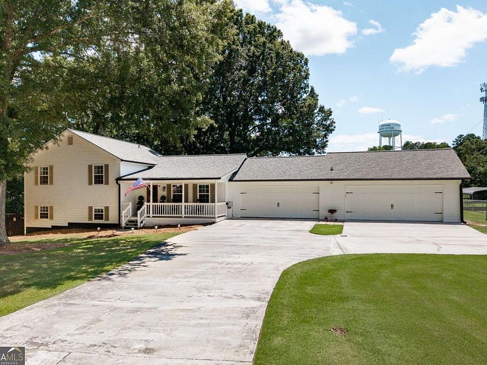 1st image of 483 Whispering Oaks Dr