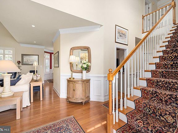 5th image of 10 Wellington Pl