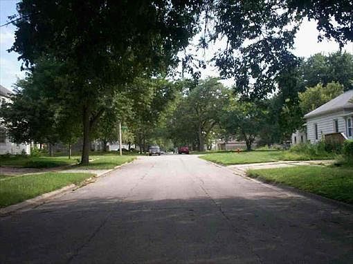 4th image of 2729 N 43rd St