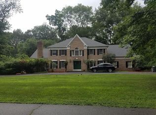 19 Sherwood Rd, Upper Saddle River, NJ 07458