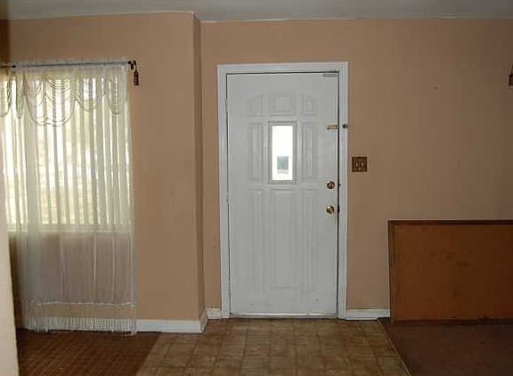 5th image of 105 Pineda Ave