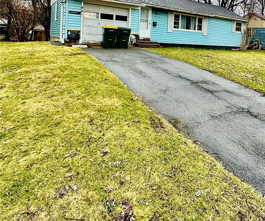 1st image of 127 Oakley Dr