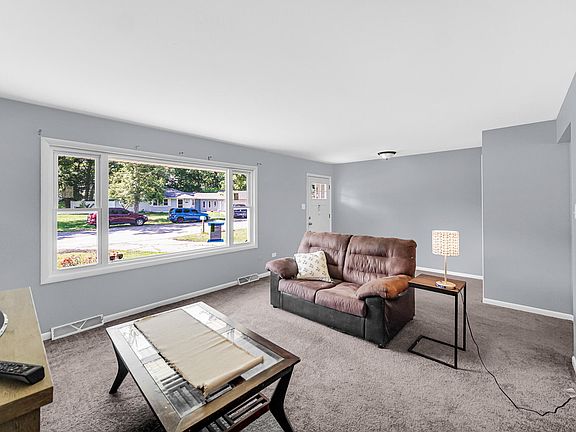 4th image of 115 E 56th Ave