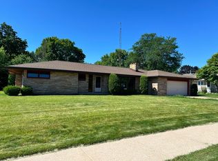 885 W 19th Ave, Oshkosh, WI 54902