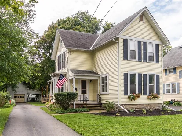 285 Prospect Ave, East Aurora, NY 14052