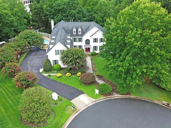 3408 Oakton Chase Ct, Herndon, VA 20171