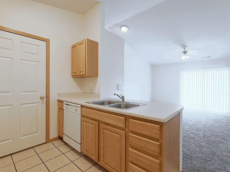 Park Ridge Apartments — Photo 20