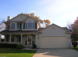 160 Countryside Dr, Medina, OH