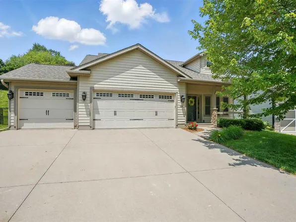824 Olde McCabe Cir, Coralville, IA 52241