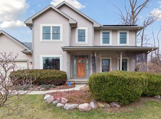 828 Dartmoor Rd, Ann Arbor, MI 48103