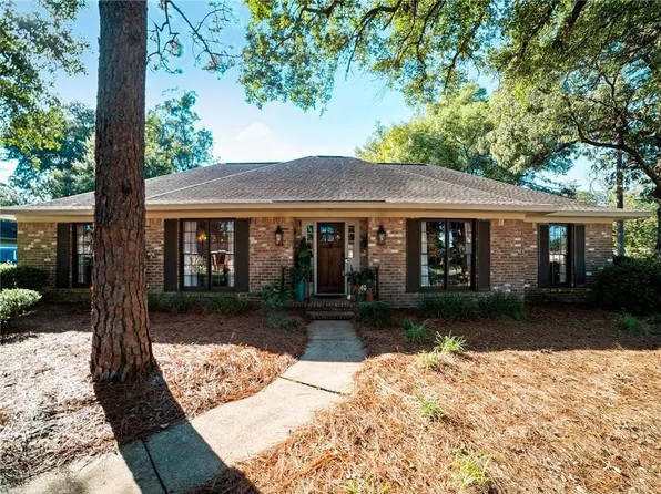 1050 Westbury Dr, Mobile, AL 36609