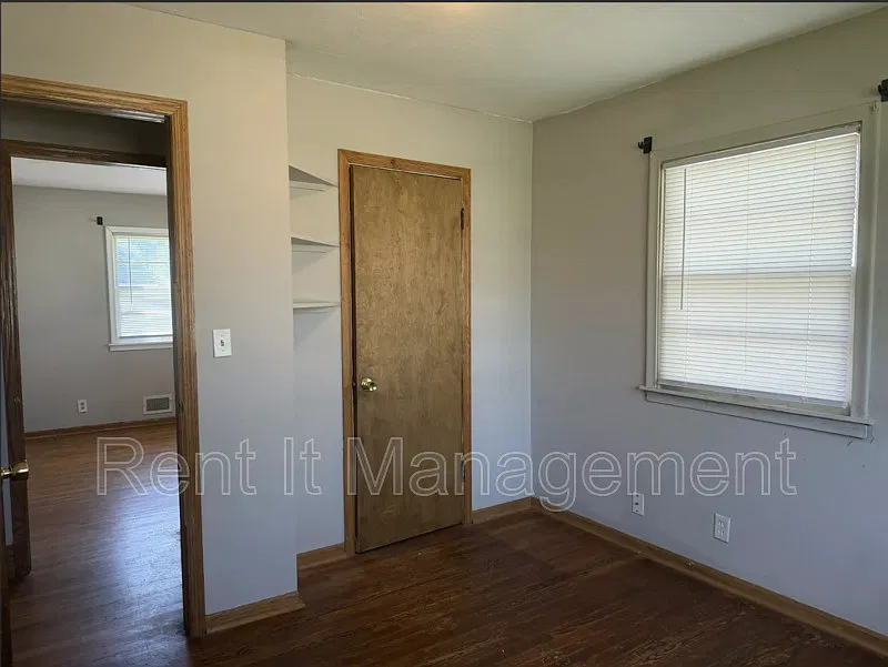 4 bed, 2.0 bath, 1318 sqft, $1,850 — Photo 4