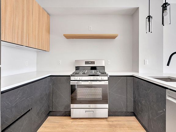 4th image of 3601 Liberty Ave #410