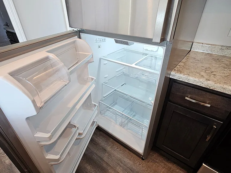 1100 W Marion St — Photo 17