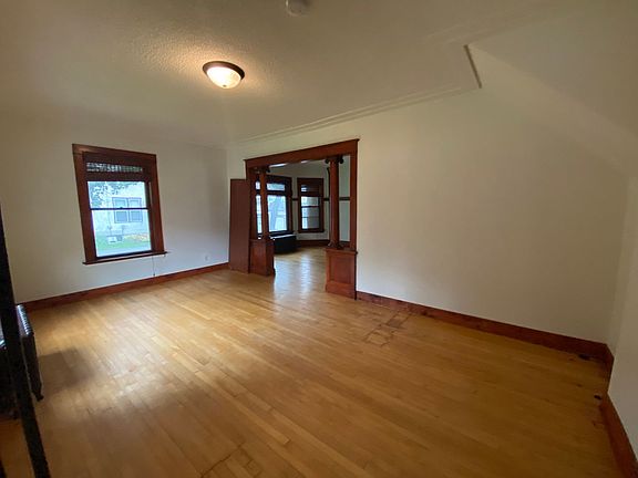 5th image of 819 7th Ave S #819