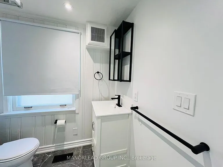 10 Greenyards Dr — Photo 24
