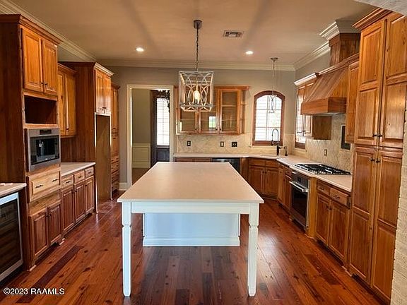 4th image of 138 Hundred Oaks Dr