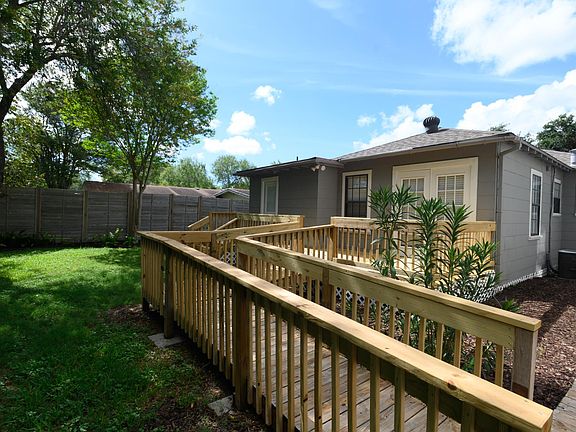 2nd image of 3454 San Antonio St
