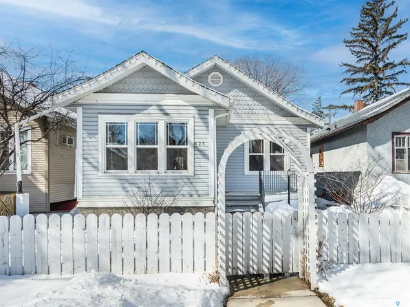 625 4th AVENUE N, Saskatoon, SK S7K 2M8